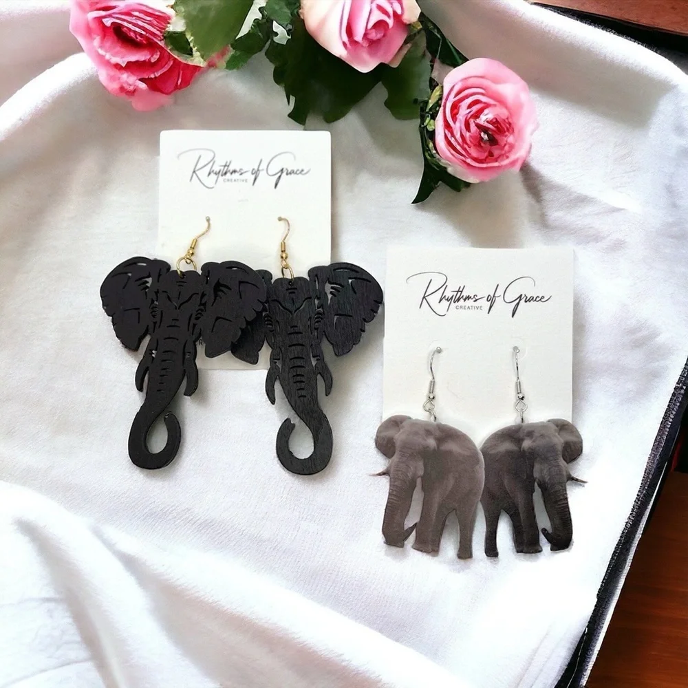 N/A elephant earrings